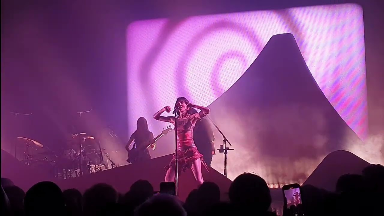 Caroline Polachek – Billions – Live – Tokyo, 30.11.2023