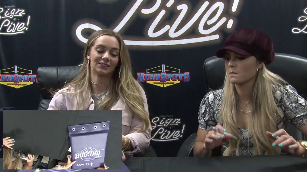 Sign-It-Live Tay Conti & Anna Jay