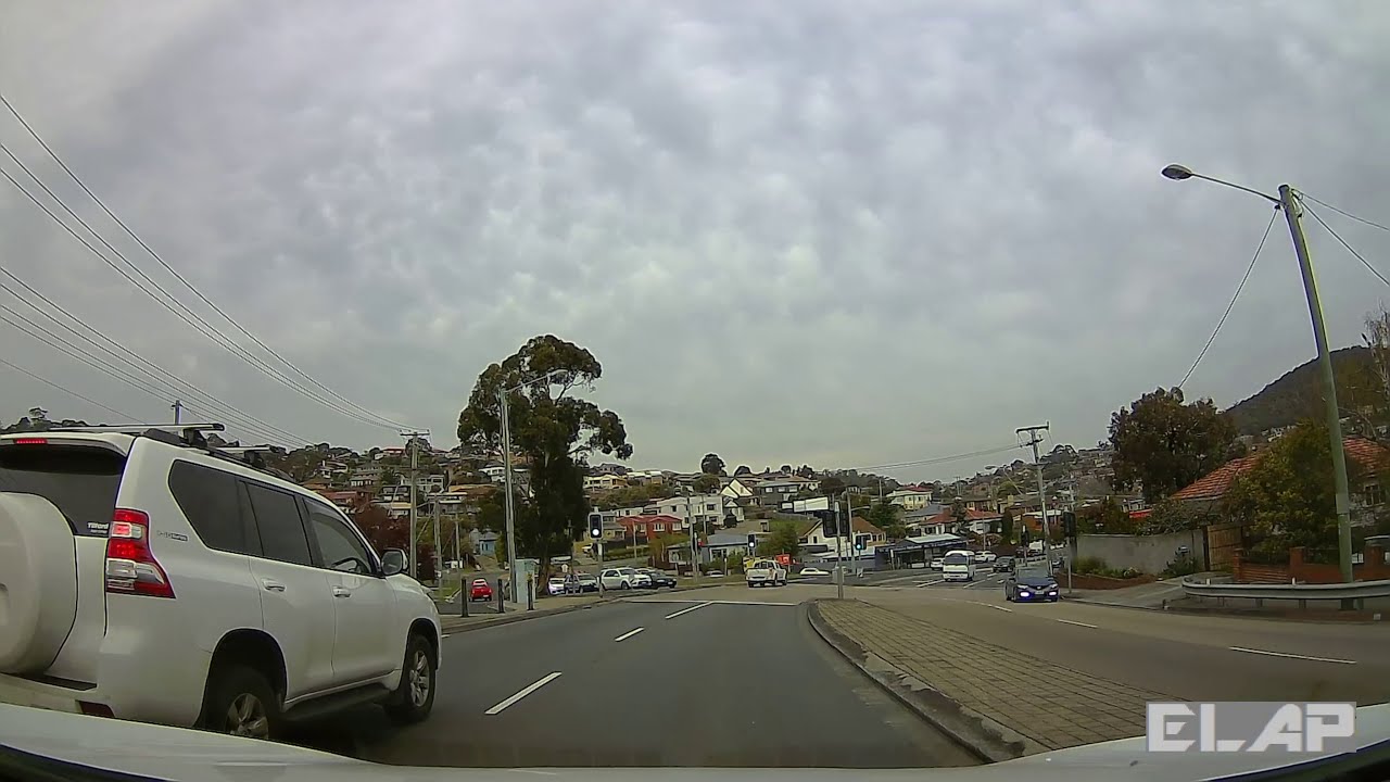 Dash cam TASMANIA, AUSTRALIA.  BRIGHTON to HOBART 4K DRIVE