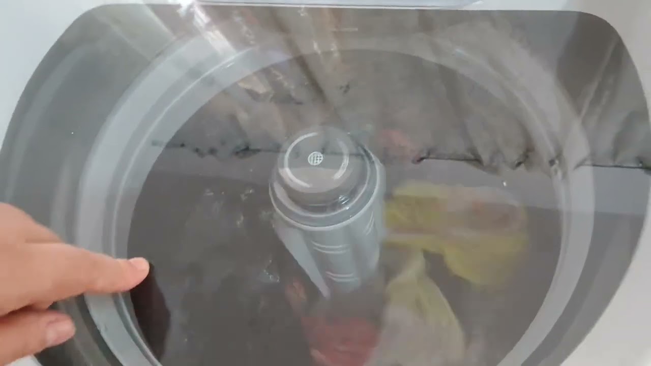 Usando minha Máquina de lavar roupas 15 kg  premium care, pela primeira vez, que meu filho me deu .
