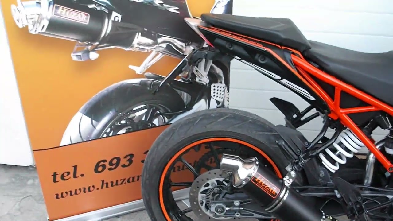 KTM 125 Duke with Huzar Exhaust