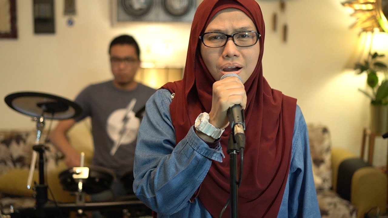 Semalam Yang Hangat Cover By SP2 Feat Along Ayu in Doha, Qatar