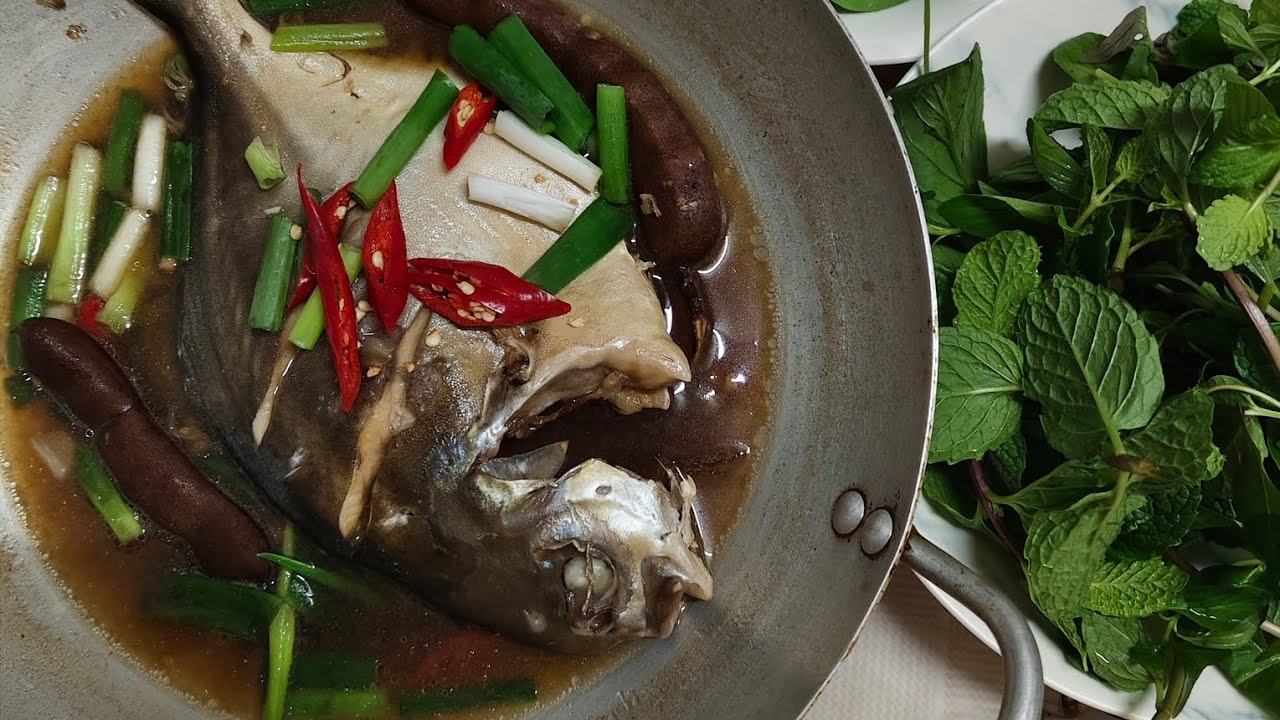 Bữa cơm đơn giản cá kho me  đậu luộc 