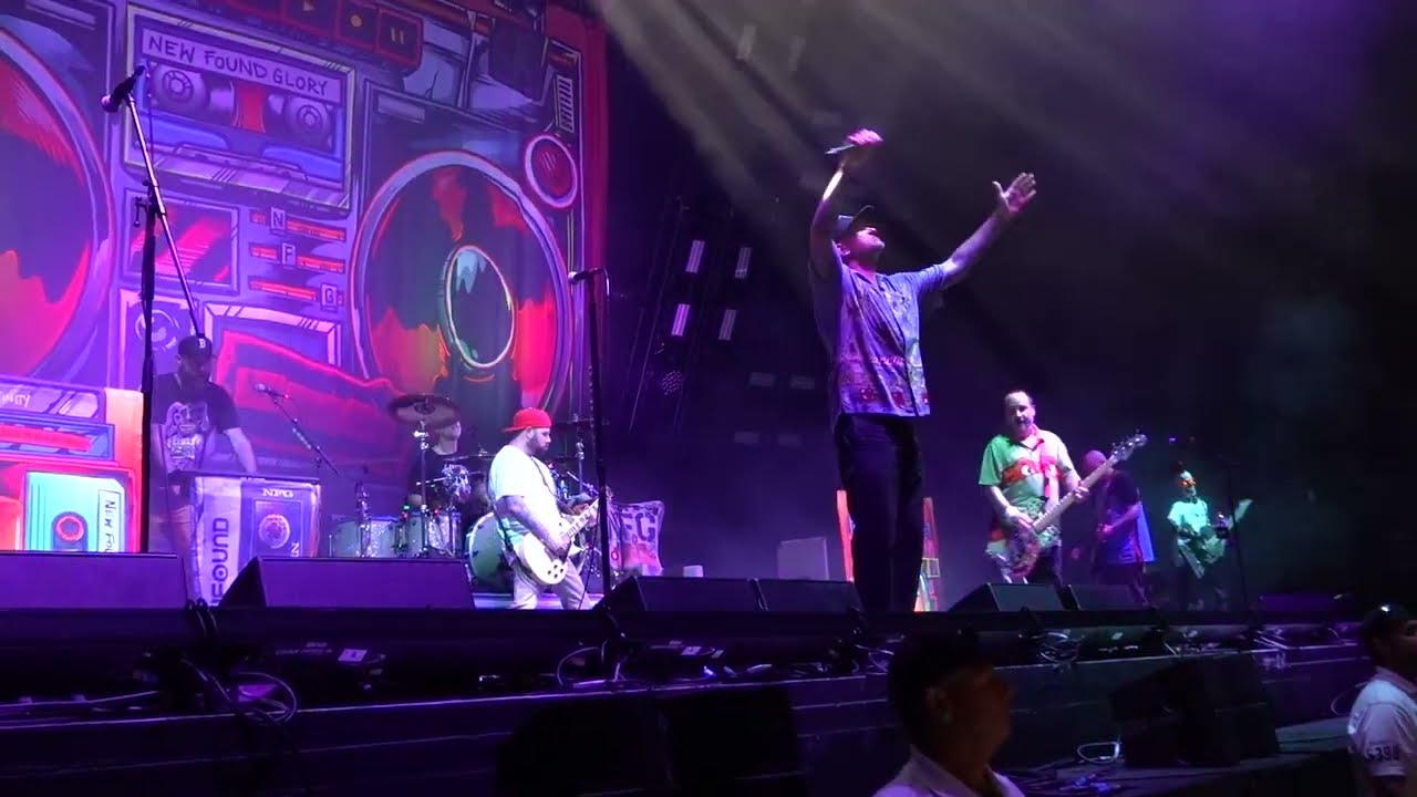 New Found Glory - Kiss Me (ft. Kevin Skaff)