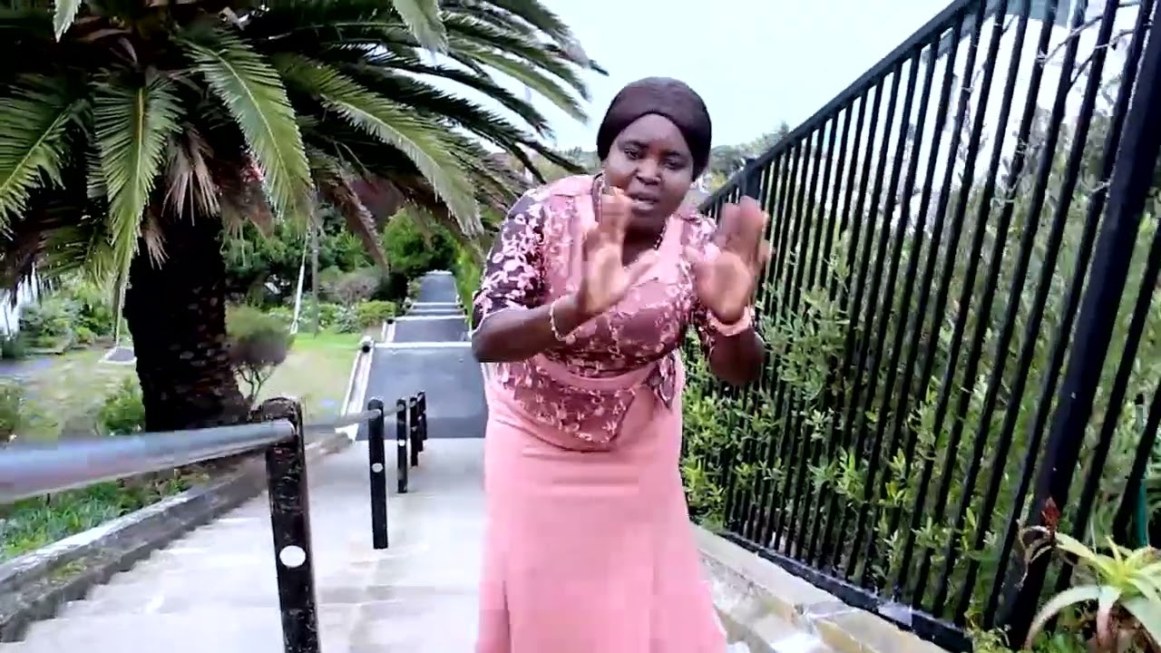 CAPRICORN  CAP WOMEN  CHOIR (Santana ndi ochenjera