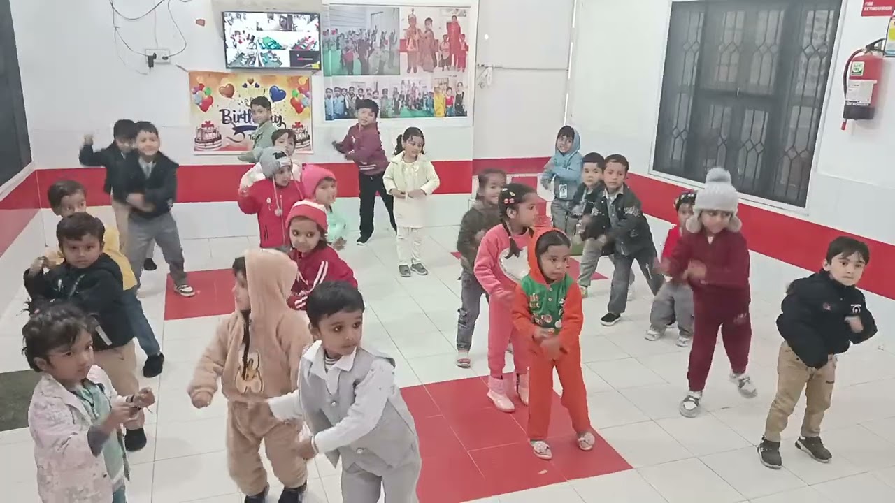 #celebration #warmup #preshool #playschoolactivities #littlechampsplayschool 