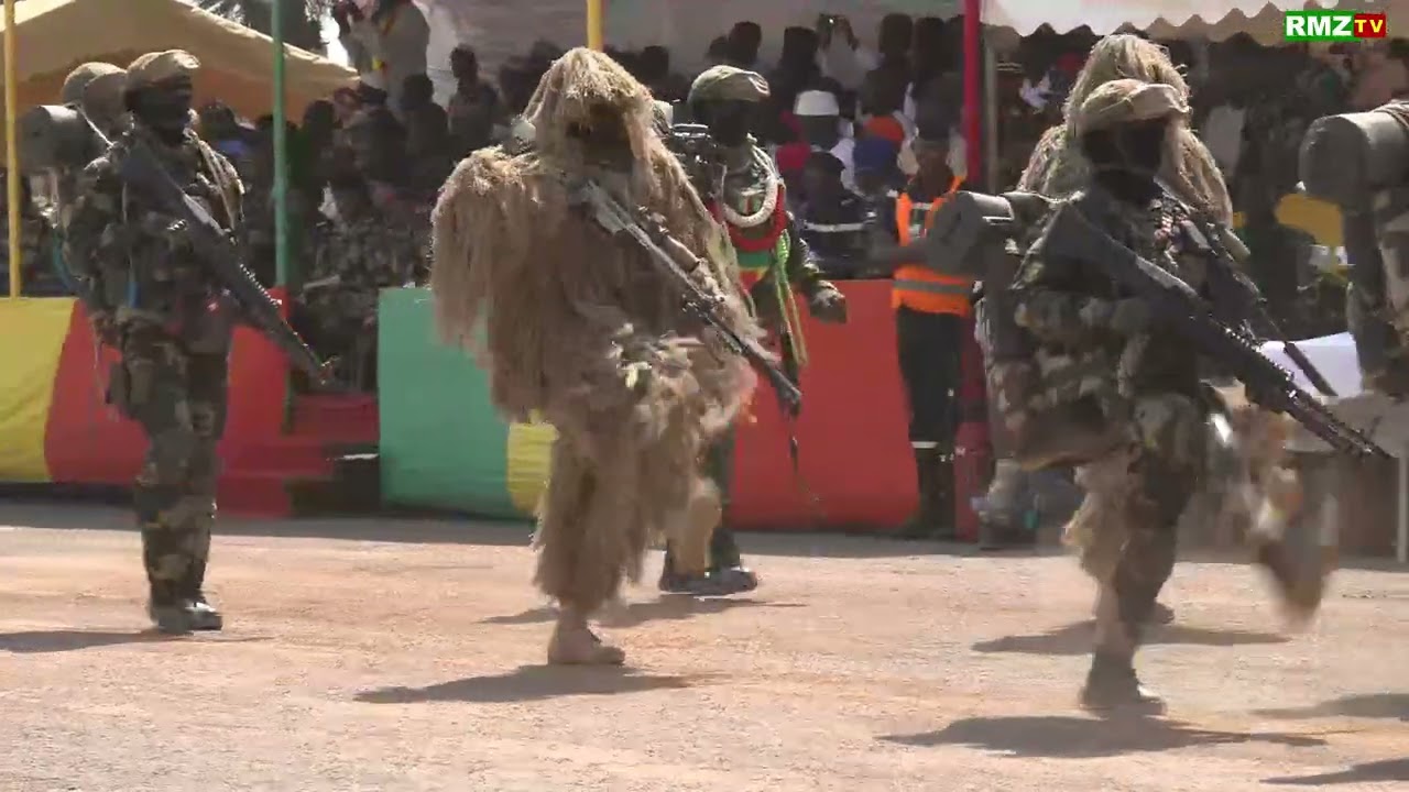 ZIGUINCHOR: SAVOUREZ LE DEFILE MILITAIRE