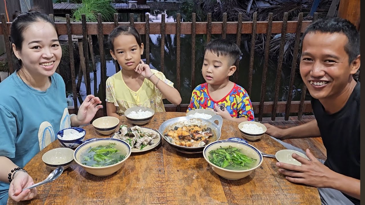 Mẻ Mắm Tép cuối năm. CƠM CHIỀU CÁ VỒ ĐÉM 2 MÓN CANH CHUA, KHO HÀNH - Bin Đen Family # 428