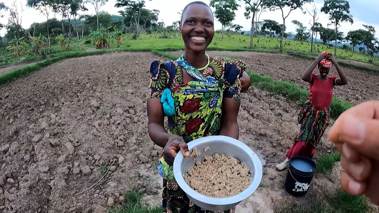 Я обнаружил скрытую деревню в глубине диких лесов Танзании 🇹🇿/Africa35