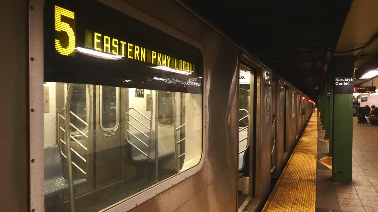 IRT Eastern Parkway Line: R142 & R142A (4) (5) Trains at Atlantic Avenue-Barclays Center (Weekend)