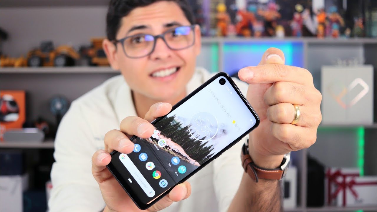 MOTOROLA ONE VISION - com BURACO na TELA e PROPORÇÃO DIFERENCIADA! Unboxing e Impressões