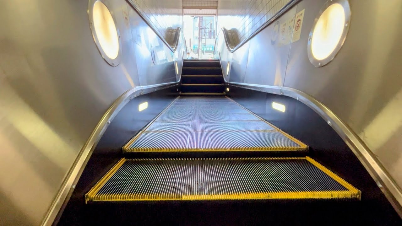 【日立】京都市営地下鉄烏丸線 北大路駅の中間水平型エスカレーター HITACHI Intermediate Horizontal Escalator,Kitaoji Sta.