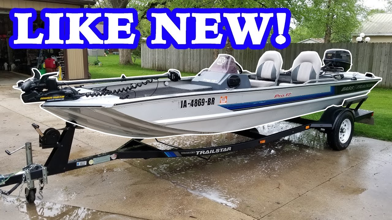 Aluminum Boat Cleaning - LIKE NEW!