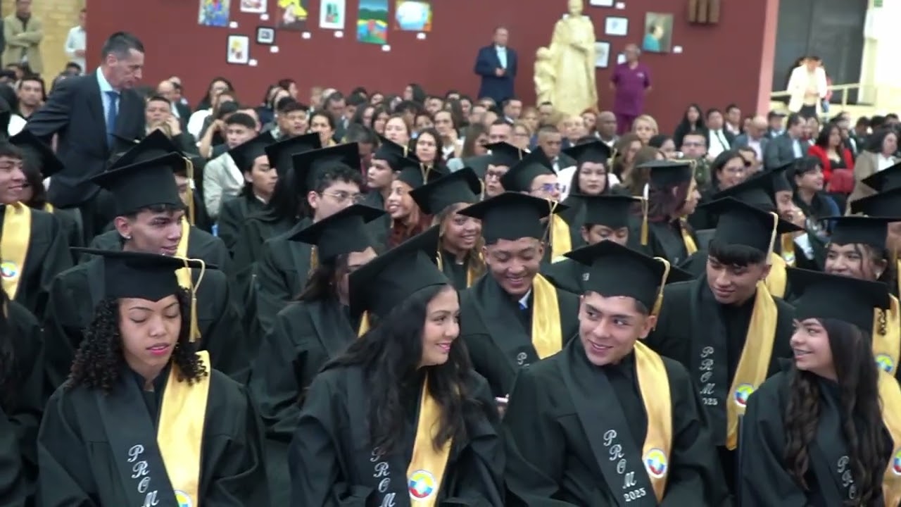 Ceremonia de graduación 2025 Colegio República de Colombia