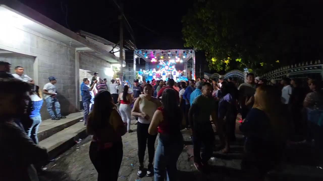 fiesta bailable en barrio la cruz no tenemos derecho ala musica del autor