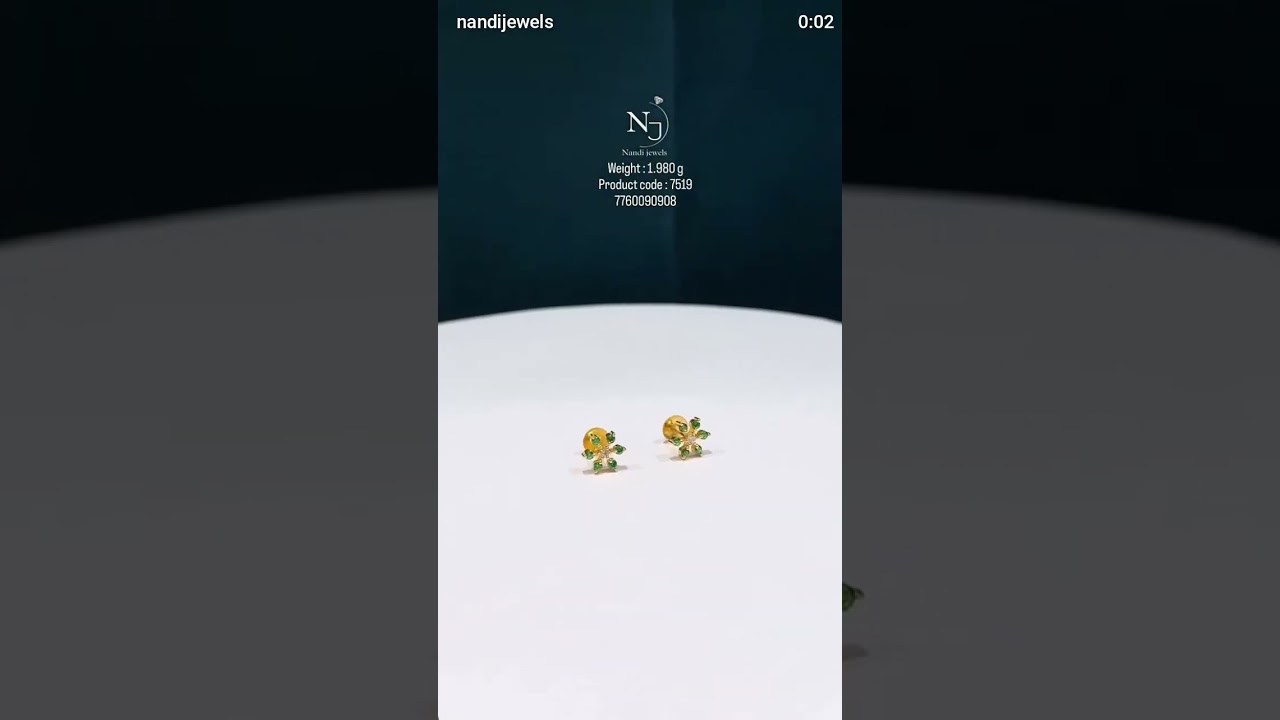 Light weight studs with green stones #nandijewels #goldjewellery #earrings