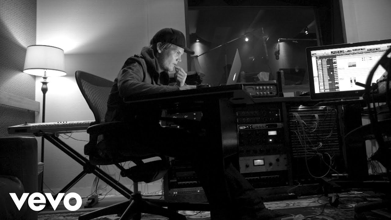 Avicii - The Story Behind 