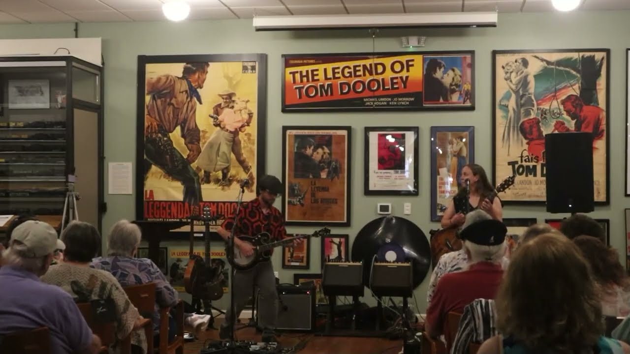 Brown Mountain Lightning Bugs - Brown Mountain Lightning Bugs - Live on Piedmont Folkways
