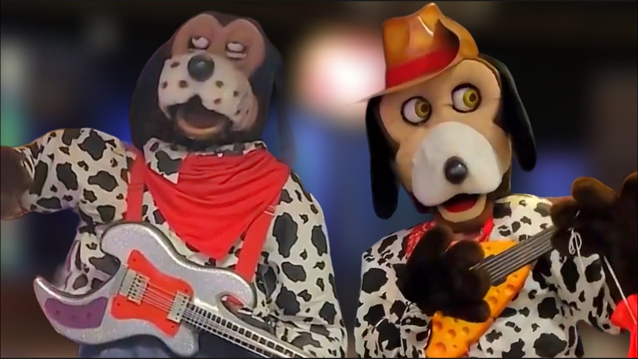 Chuck E Cheese | Holiday Medley | La Mesa And Visalia, CA