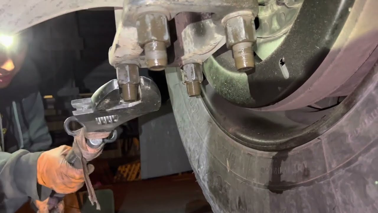 2012 Freightliner M2 - Leaf Springs Replacement