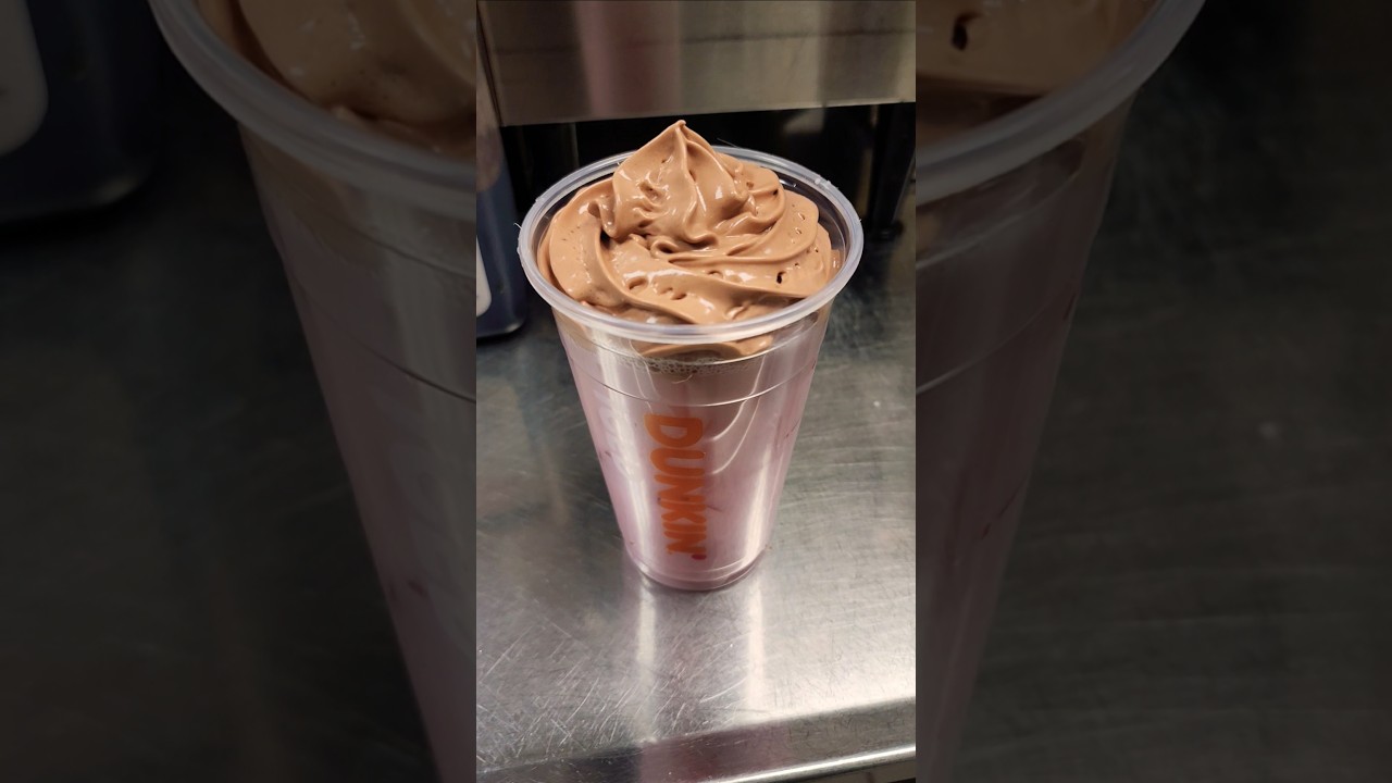 Напиток Dunkin Donuts ко Дню святого Валентина: освежающий напиток, мечта о дне святого Валентина...