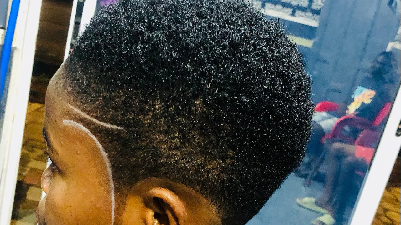 LADIES HAIRCUT [BLACKS]