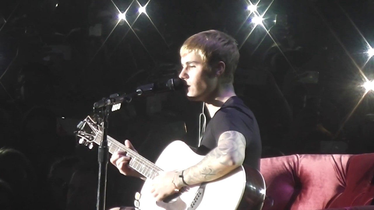 Justin Bieber - Cold Water + Love Yourself (acoustic) - Prague - 12.11.2016