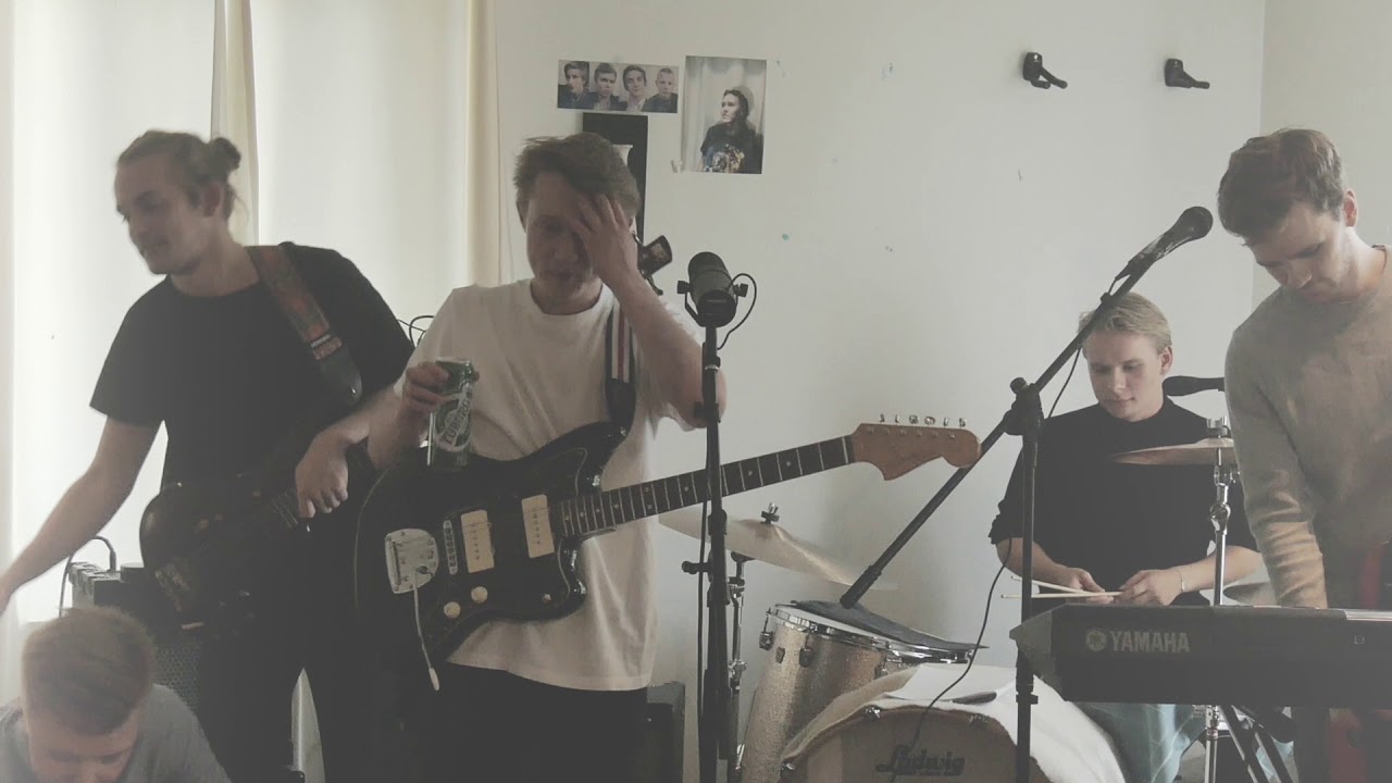 Resirkulert live fra egen stue -  
