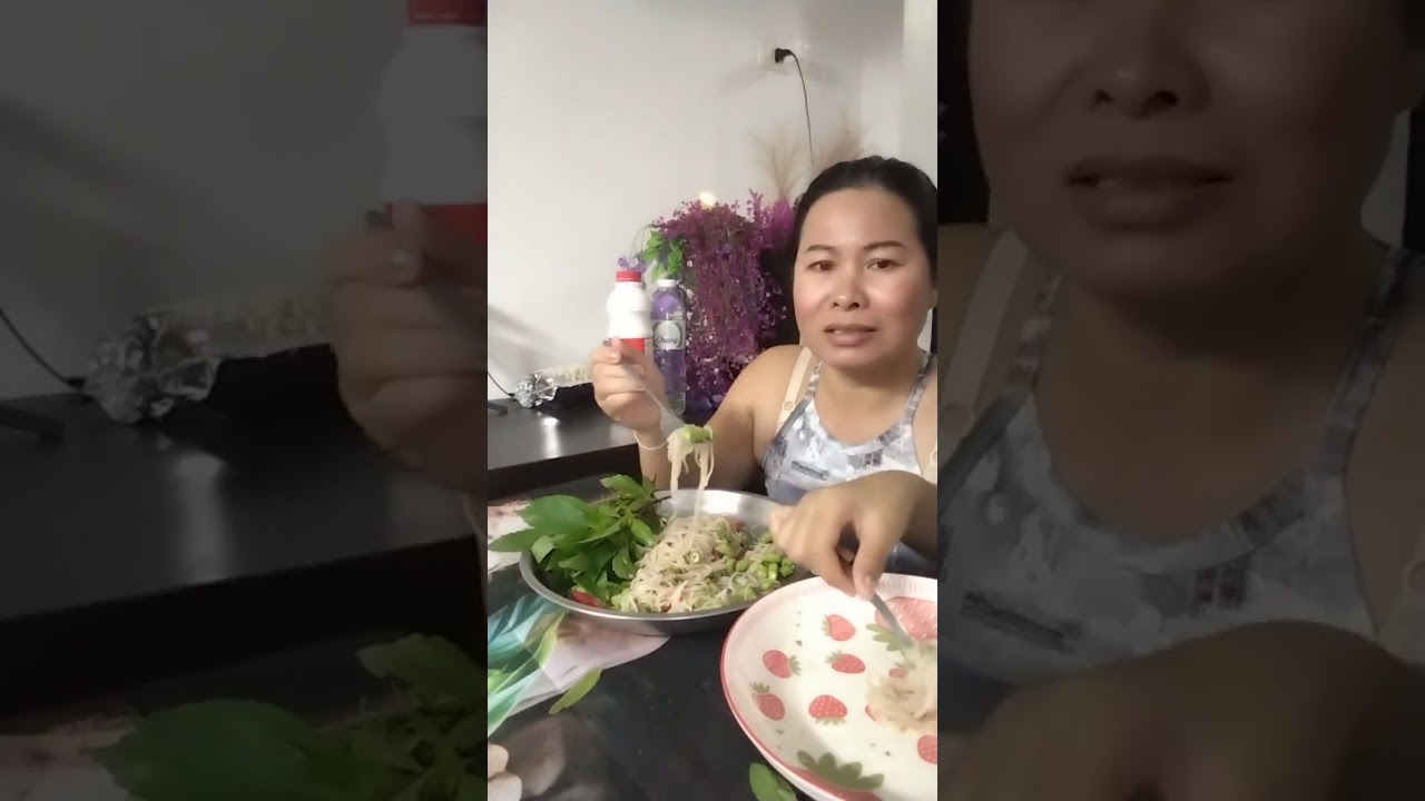 กินตำขนมจีนแช่บๆๆจ้า