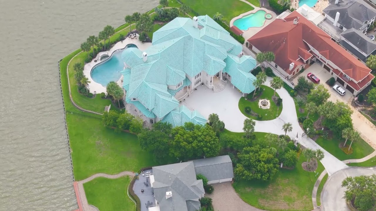 2210 Twin Oaks, Kemah, Tx Stunning Luxury Waterfront Villa $5.5 Million In Kemah Texas
