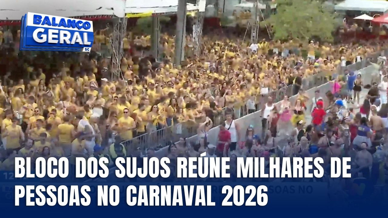 Bloco dos Sujos reúne milhares no Centro de Florianópolis