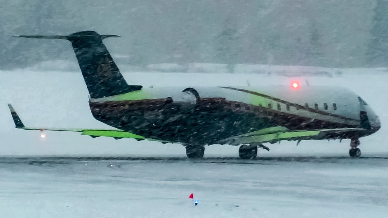 Wumac CRJ-200 (CRJ2) departing Montreal (YUL/CYUL)