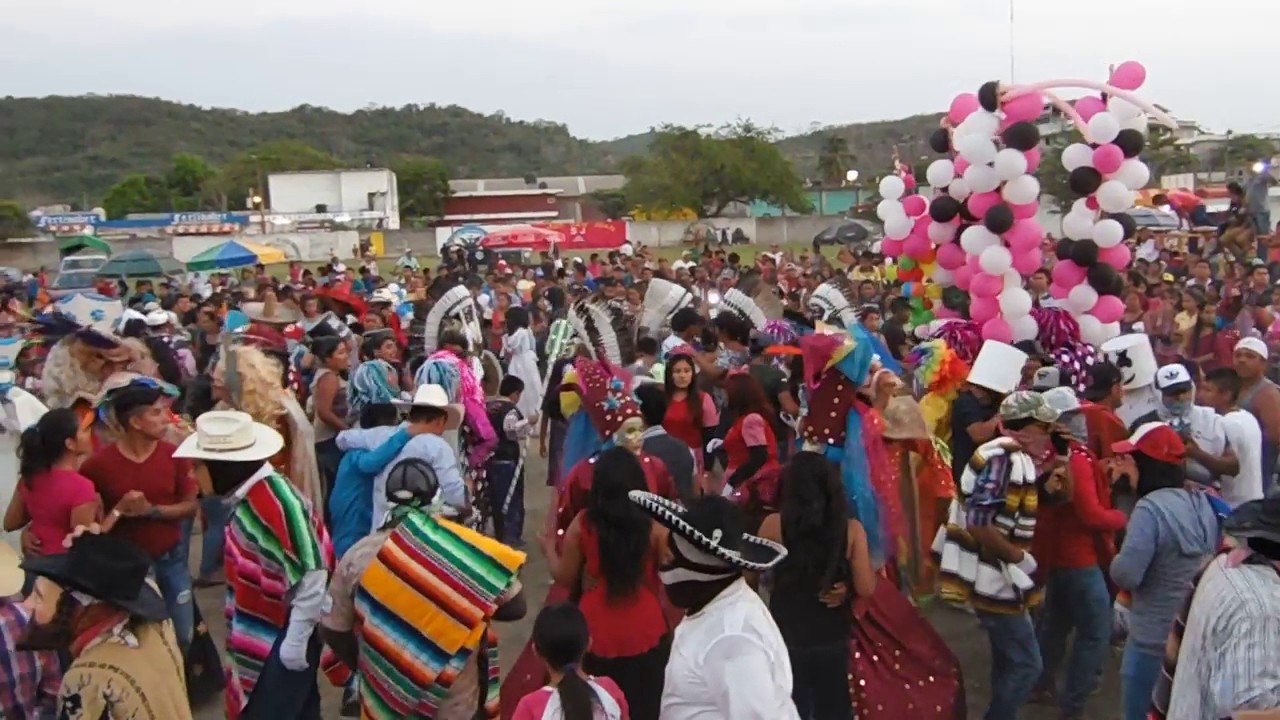 Banda de Viento Corona de Oro TEMA.'Esta Noche Cena Pacho..carnaval 2017 EL IDOLO DE ALAMO VER.