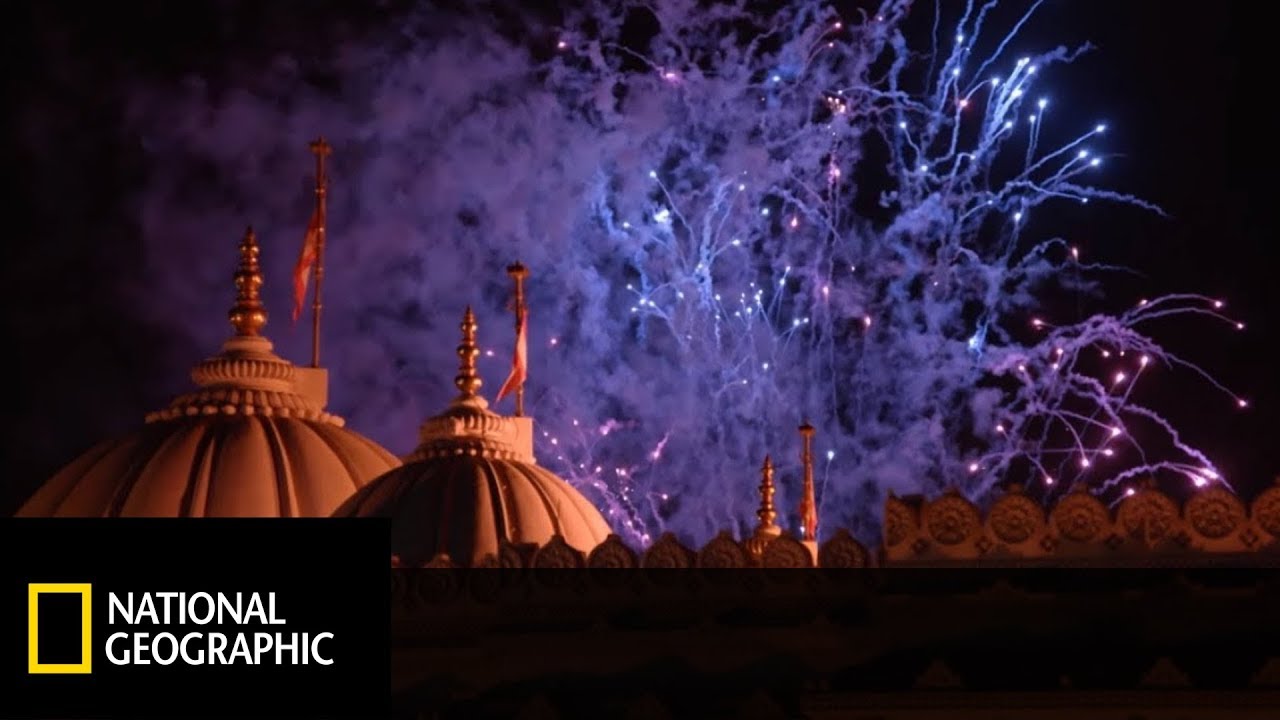 Tak obchodzi się diwali, najważniejsze święto hinduizmu! [W poszukiwaniu Boga z Morganem Freemanem]