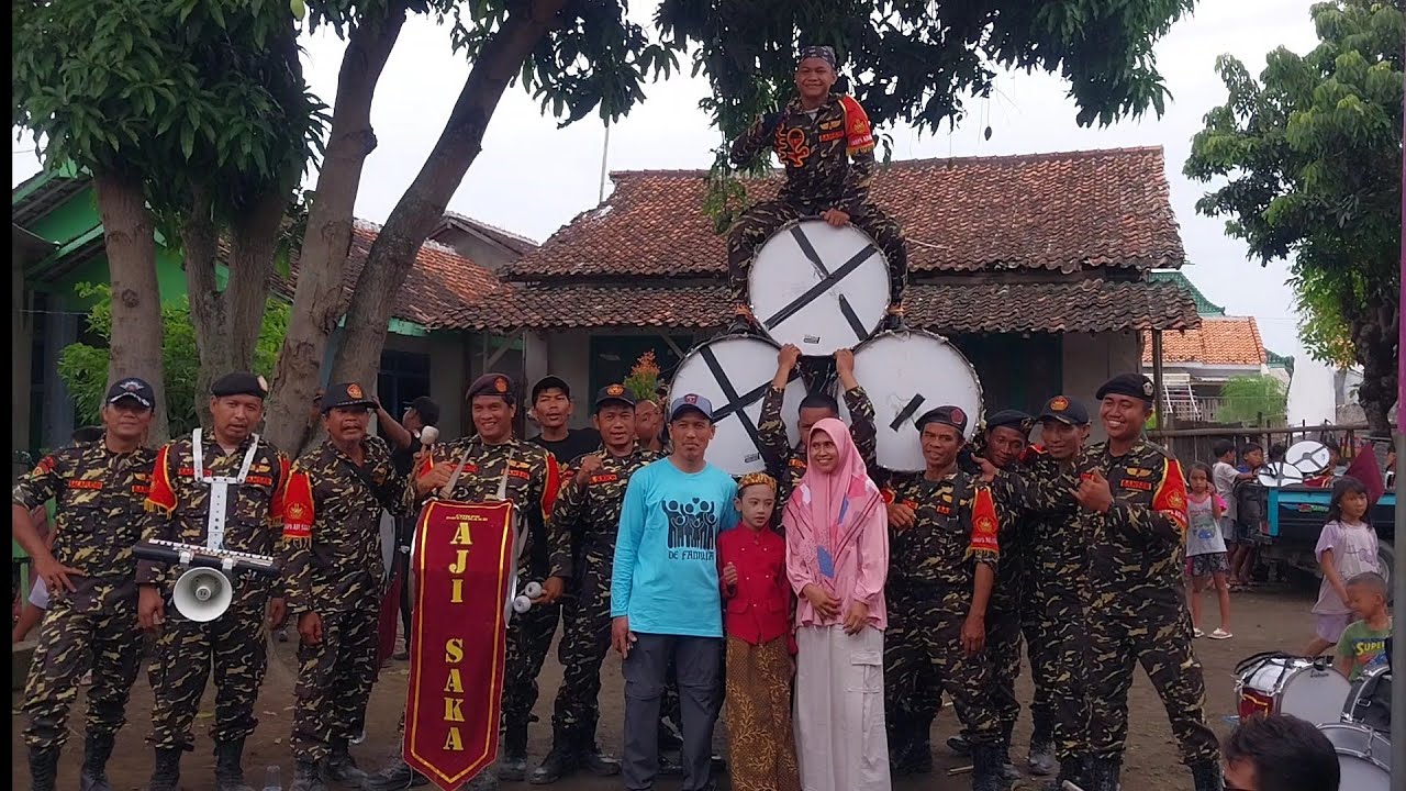 ATRAKSI DRUMBAND BANSER 