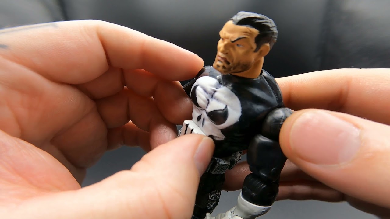 The Punisher Marvel Legends 2016 figure review.
