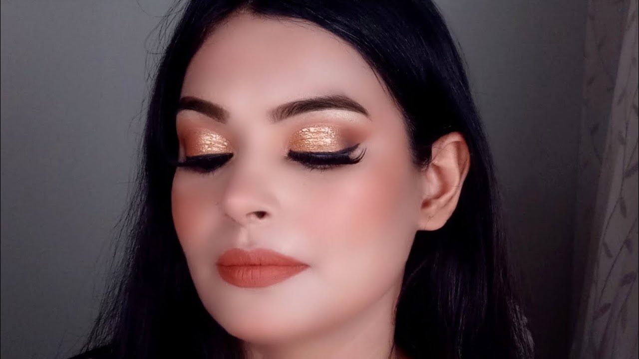 Glam Holiday Makeup Tutorial | Perfect Look for Christmas & New Year!
