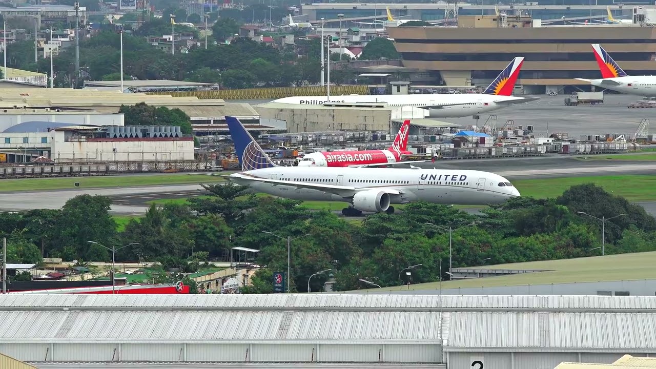 *DIVERTED FLIGHT* United Airlines B787 Take Off Manila Airport N15969