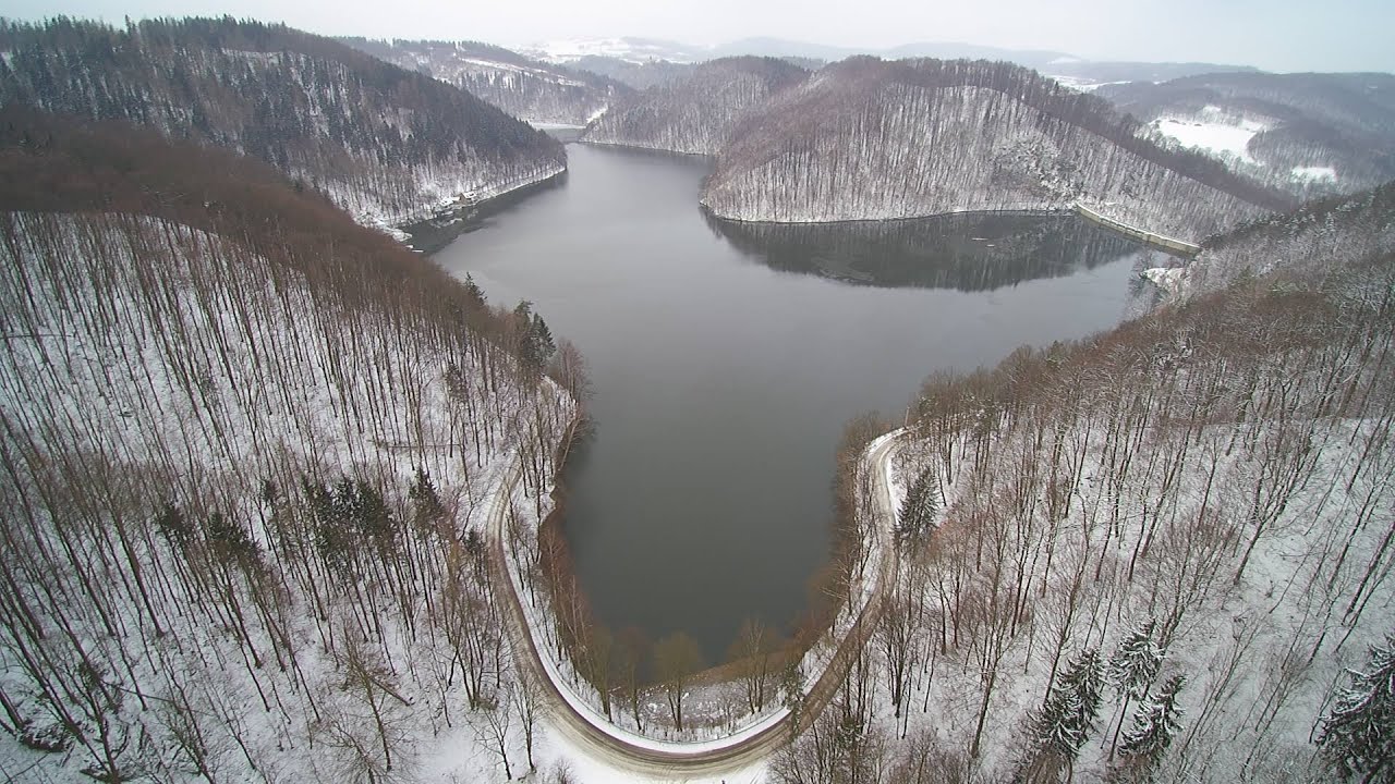 Jezioro Bystrzyckie zimową porą 4K