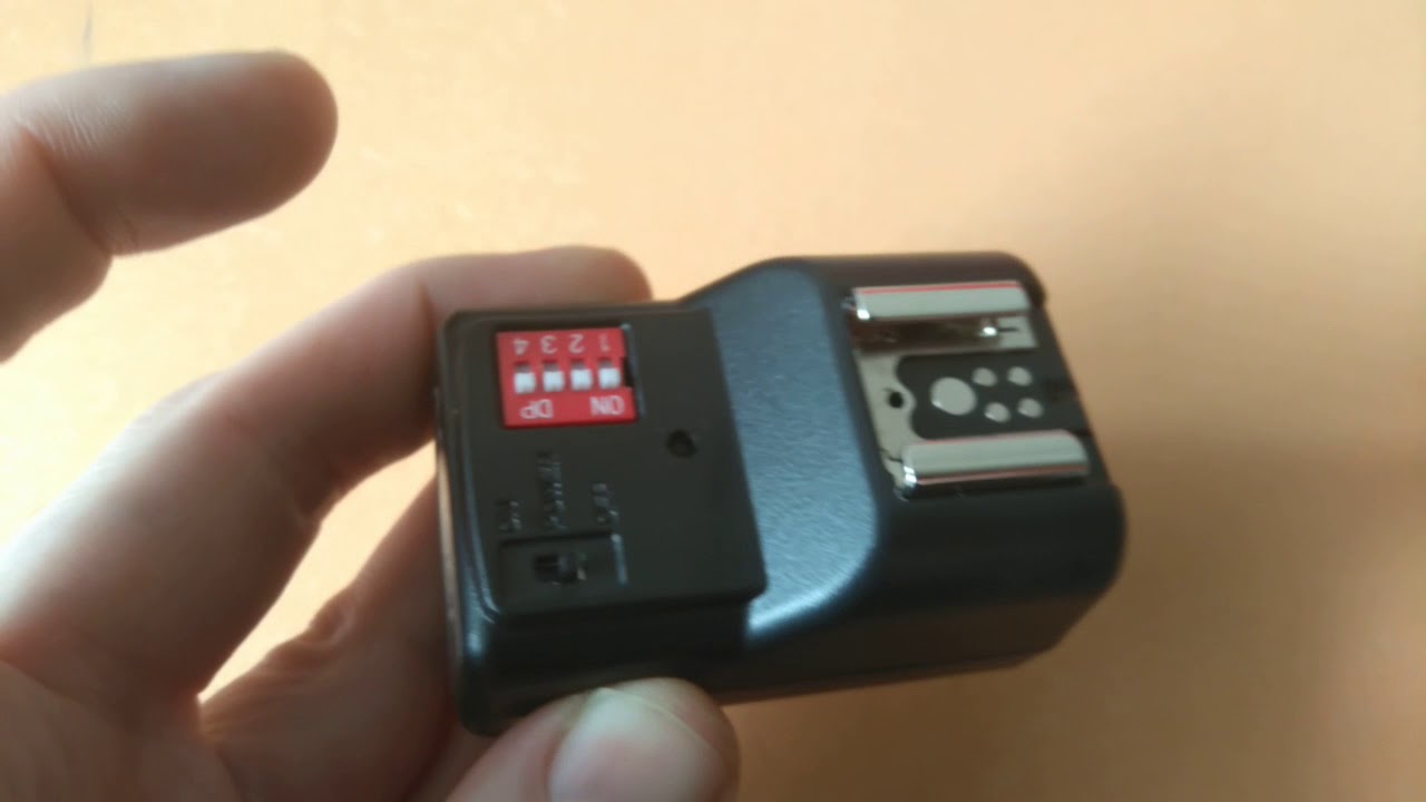 Andoer Wireless Remote Flash Trigger  - 1 Transmitter + 4 Receivers