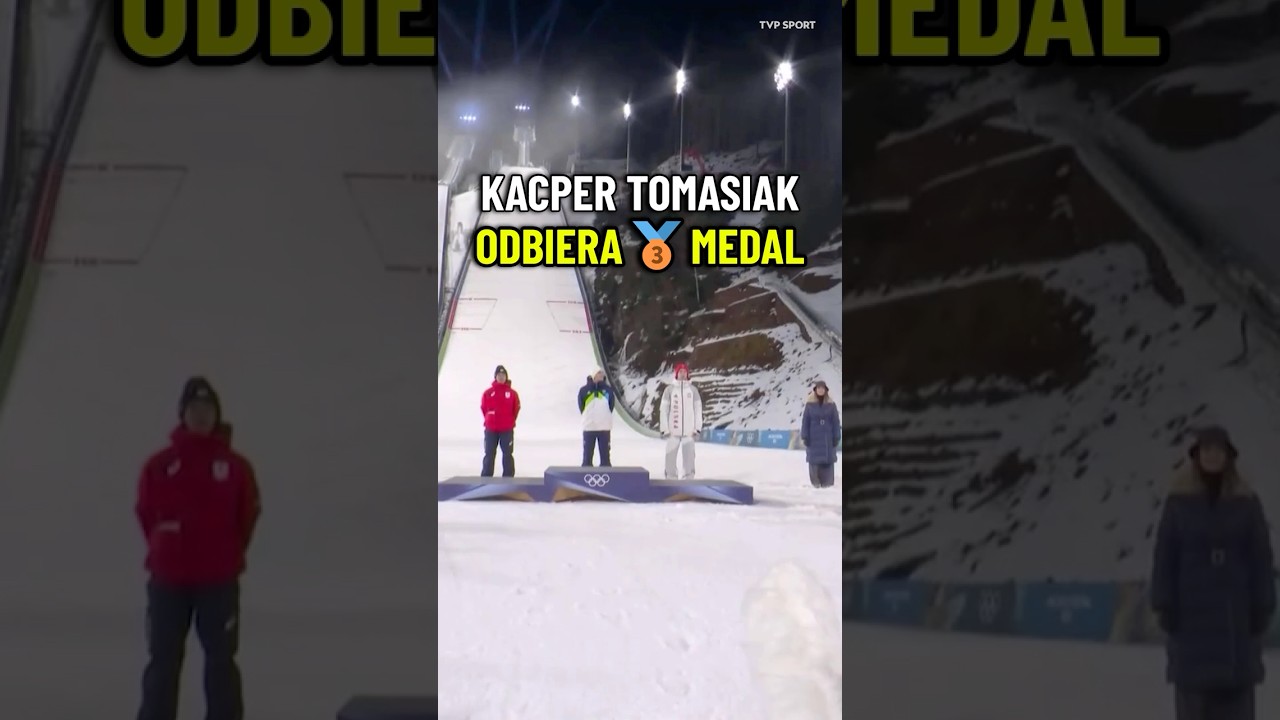 TOMASIAK RECEIVES HIS MEDAL. LET'S LISTEN TO THE ANNOUNCER'S ANNOUNCEMENT! #SHORTS