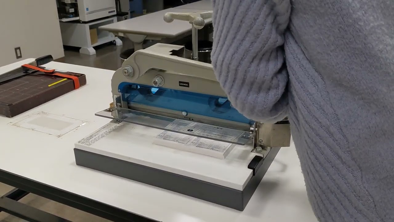 サポセンの大型裁断機