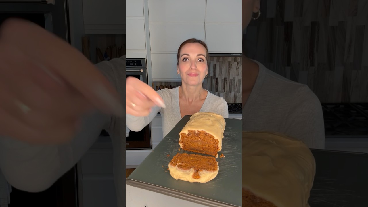I can&rsquo;t stop making this Healthier Pumpkin Banana Bread #shorts
