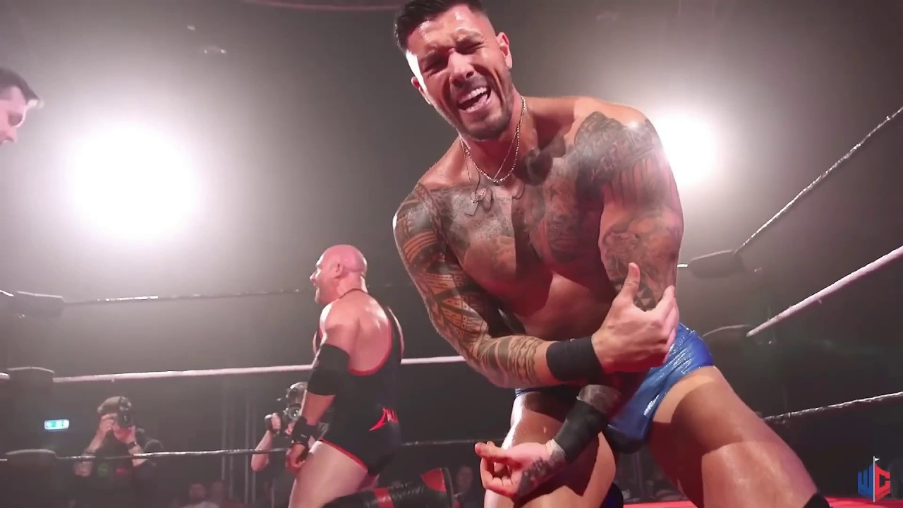 MALE WRESTLERS SQUASHED IN TH RING -JOBBERS EDITION