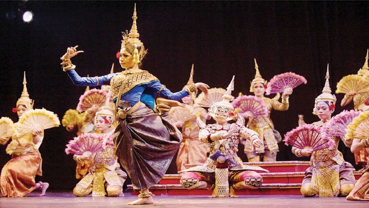 Ream Eyso and Moni Mekhala Dance show - Khmer Tradition dance - Visit Cambodia