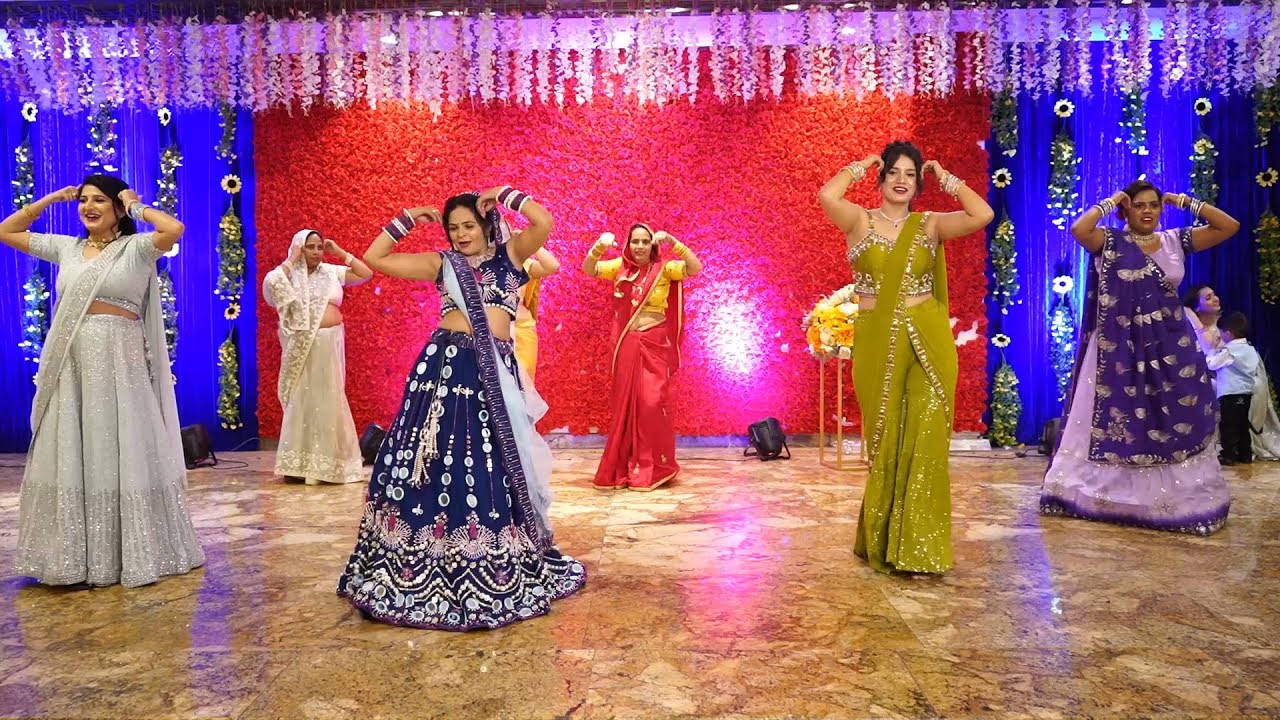 STUNNING ENGAGEMENT DANCE PERFORMANCE BY BRIDE AND HER FAMILY ❤️/ MANSI YADAV ENGAGEMENT DANCE VIDEO