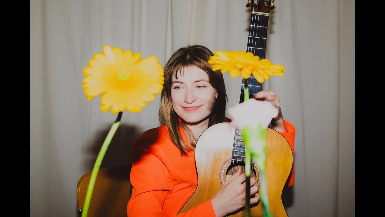 Julia Schüler: “World music on classical guitar”