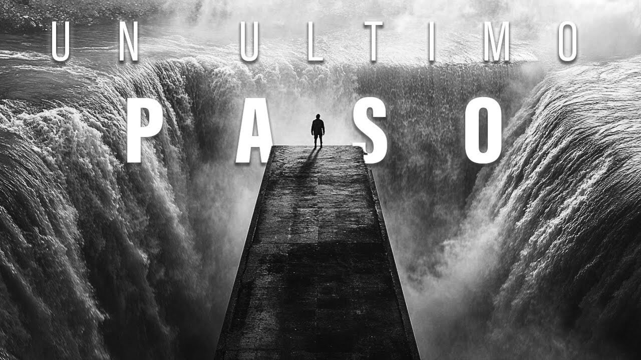 Estaba a punto de saltar… hasta que alguien más desesperado lo detuvo.