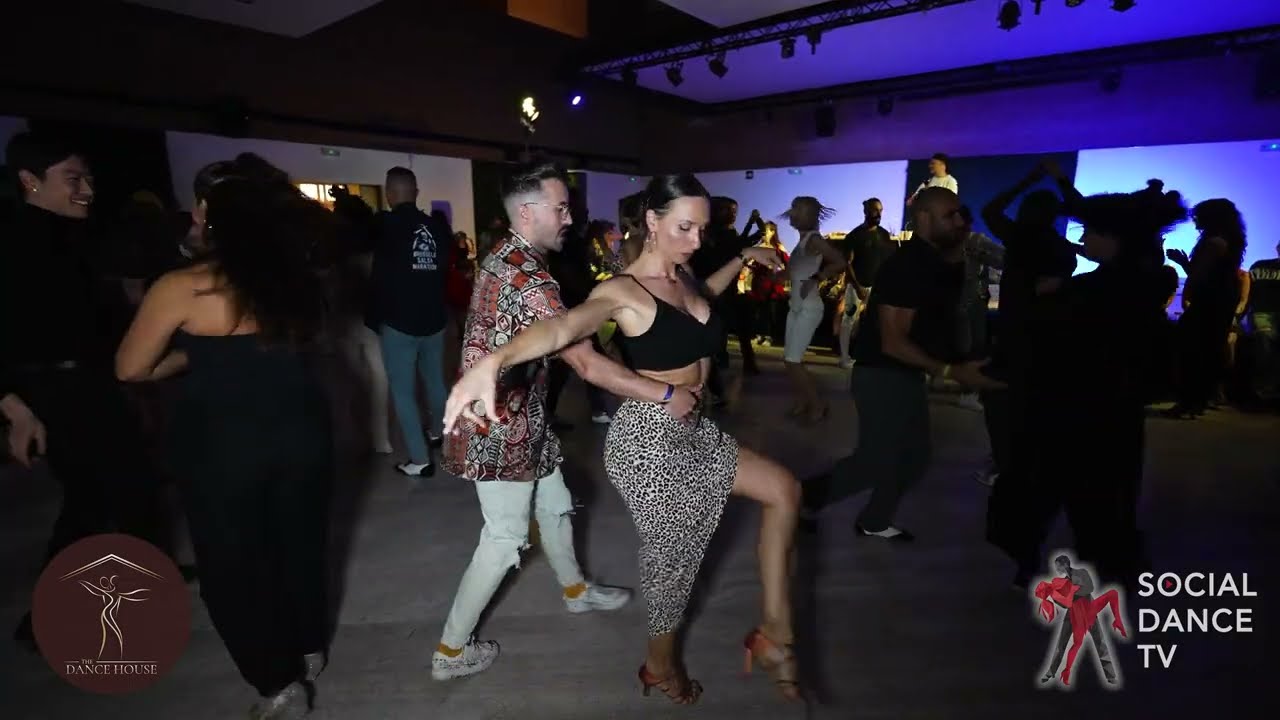 Mambo Social Dancing in Madrid - Raul & Camille