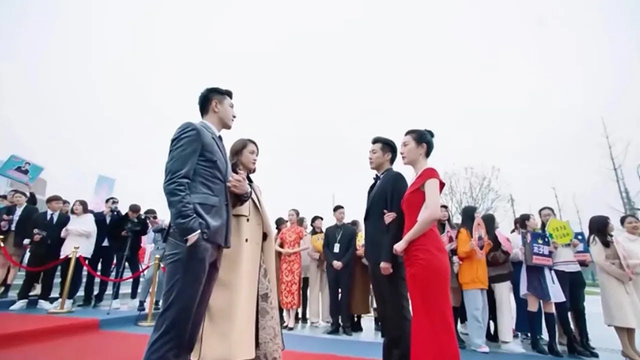 Movie | 丈夫红毯上搂着小三炫耀，下秒妻子当众宣布与帅总裁的婚讯，出轨丈夫瞬间傻眼！#遇见璀璨的你 #Hello,MyShiningLove #中国电视剧 #chinesedrama #逆袭